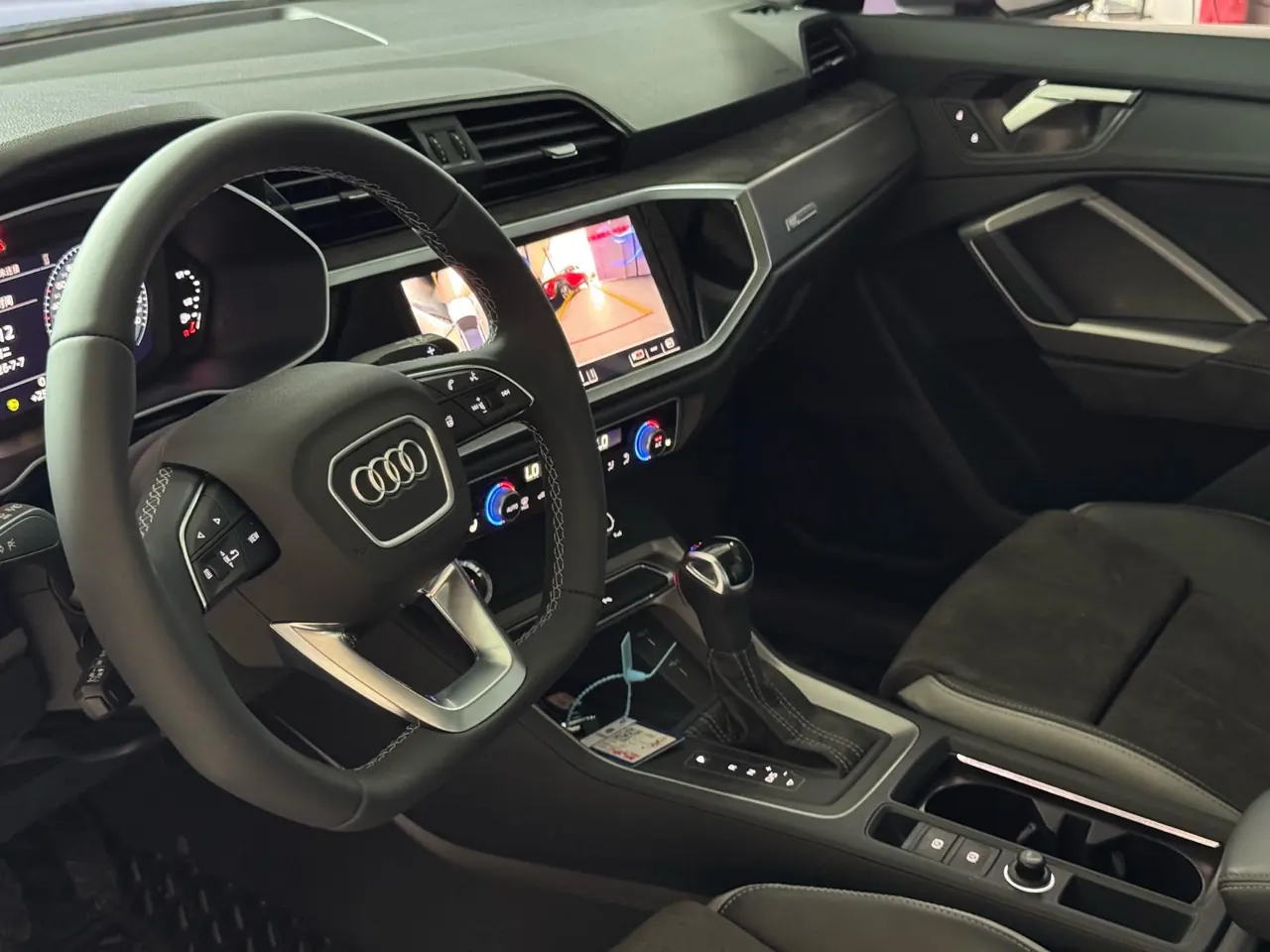 Audi 2023 Q3 1.4TFSI 35TFSI Fashion Dynamic Automatic 7