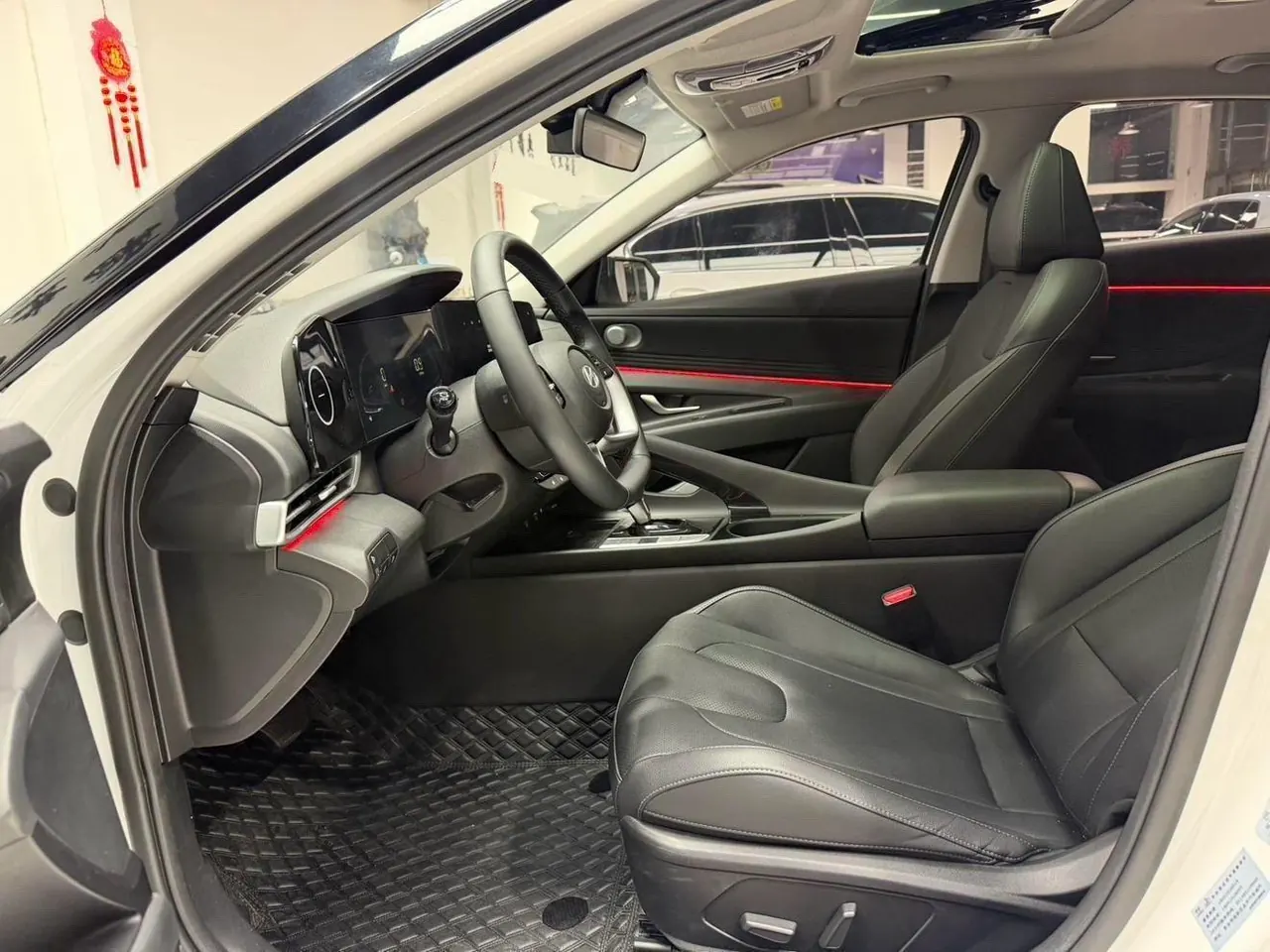 Hyundai 2023 Elantra -3-compartment 1.5 stepless LUX premium automatic gear 10