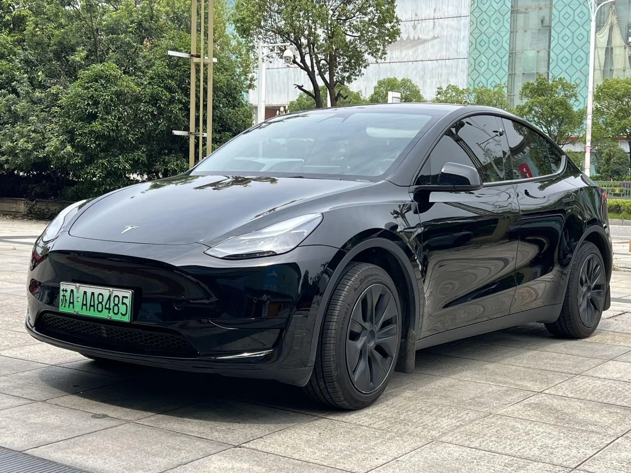 Tesla 2023 Model Y rear-wheel drive version automatic transmission - View 1