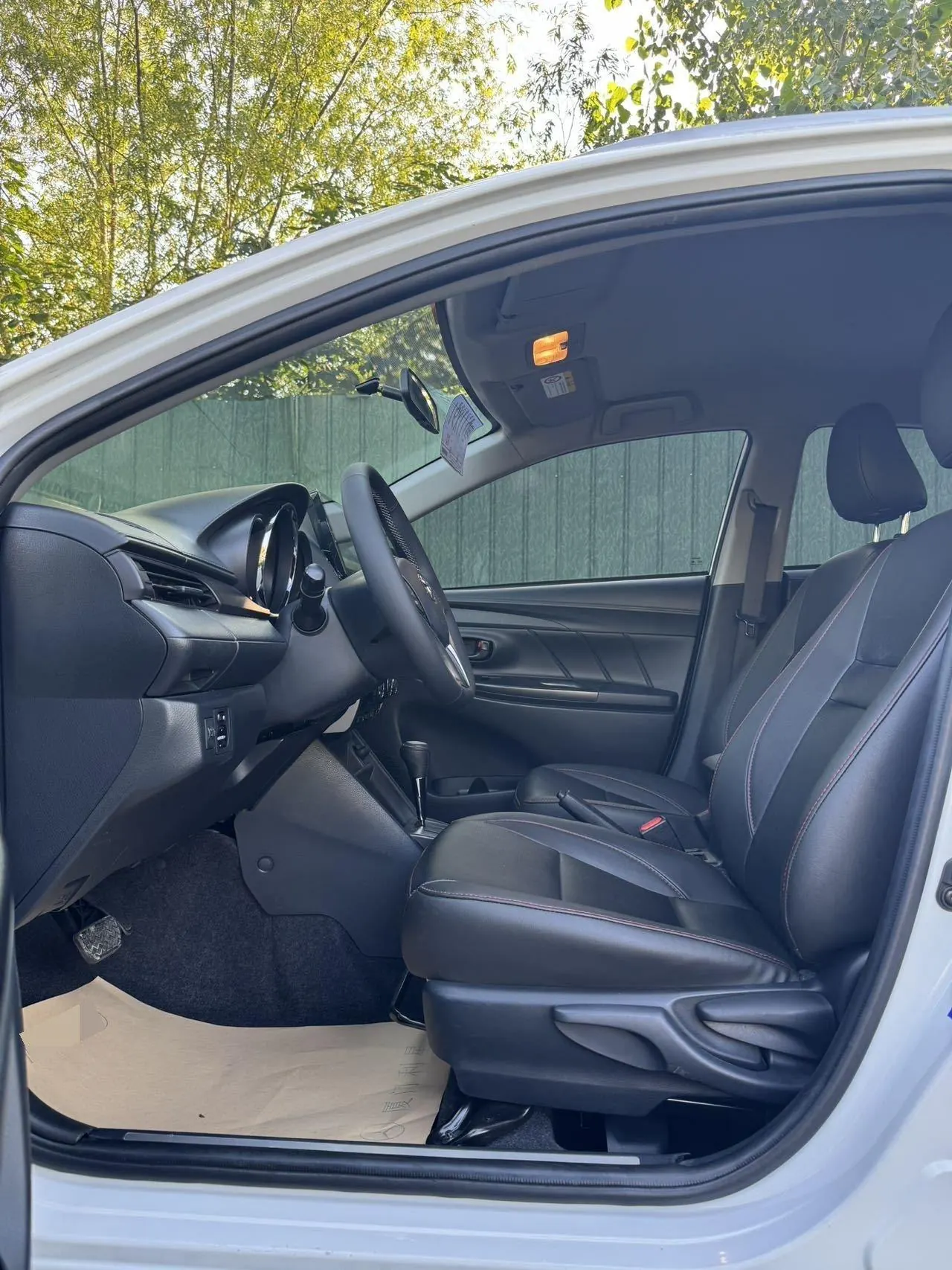 Toyota yaris 2022 YARiS L to dazzle 1.5 stepless leading PLUS version of automatic gear 4