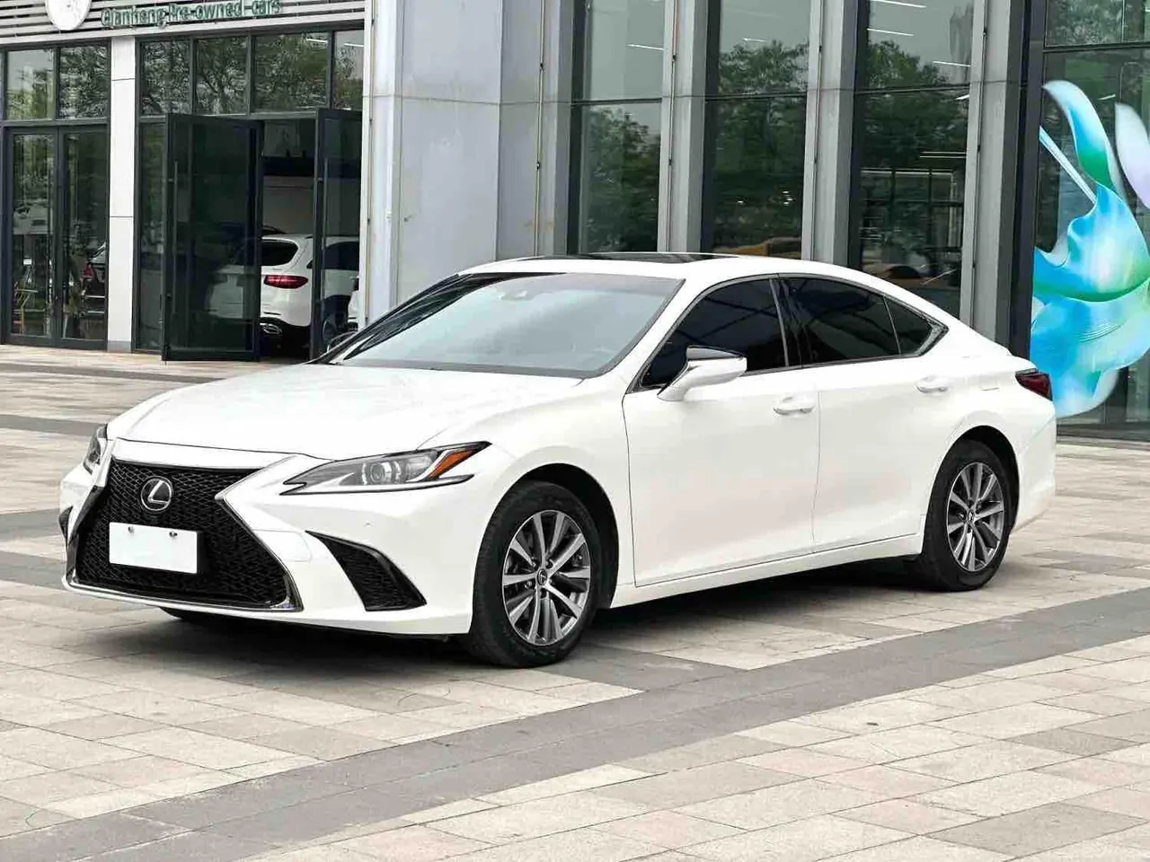 Открыть галерею: Lexus ES (Imported) 2020 ES200 2.0 Stepless Premium Edition Automatic Gear