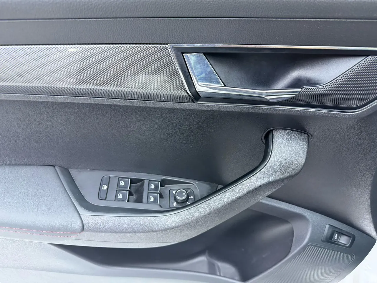 Skoda 2022 Keluoke 1.4TSI TSI280 Luxury Edition Automatic Gear 8