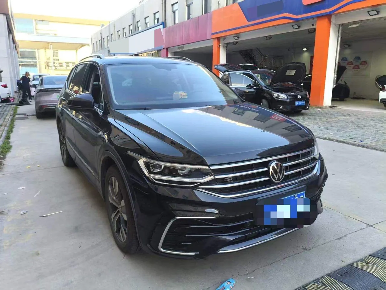Volkswagen 2024 Tiguan L R-Line 2.0TSI 330TSI Two‑wheel‑drive R‑Line Dragon Glory Edition Automatic 2
