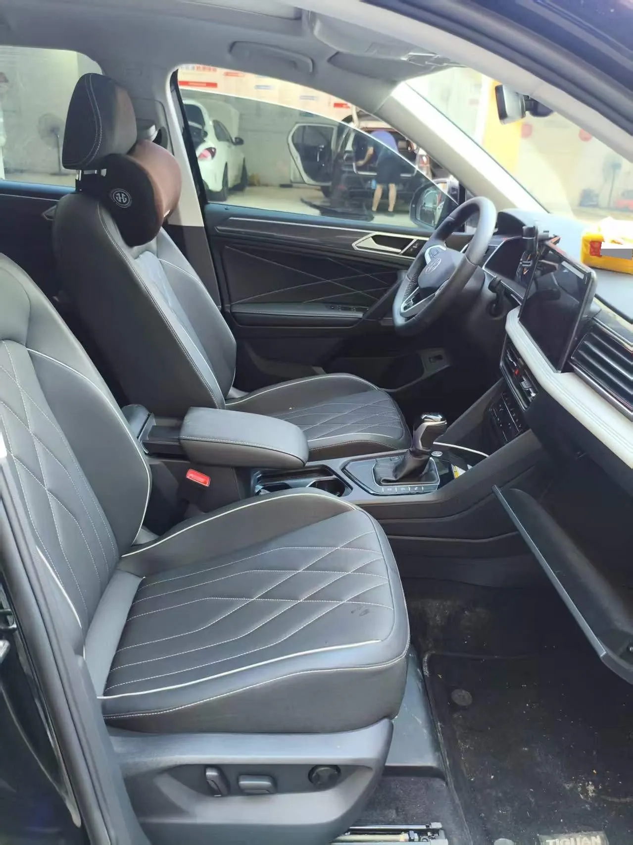 Volkswagen 2024 Tiguan L R-Line 2.0TSI 330TSI Two‑wheel‑drive R‑Line Dragon Glory Edition Automatic 6