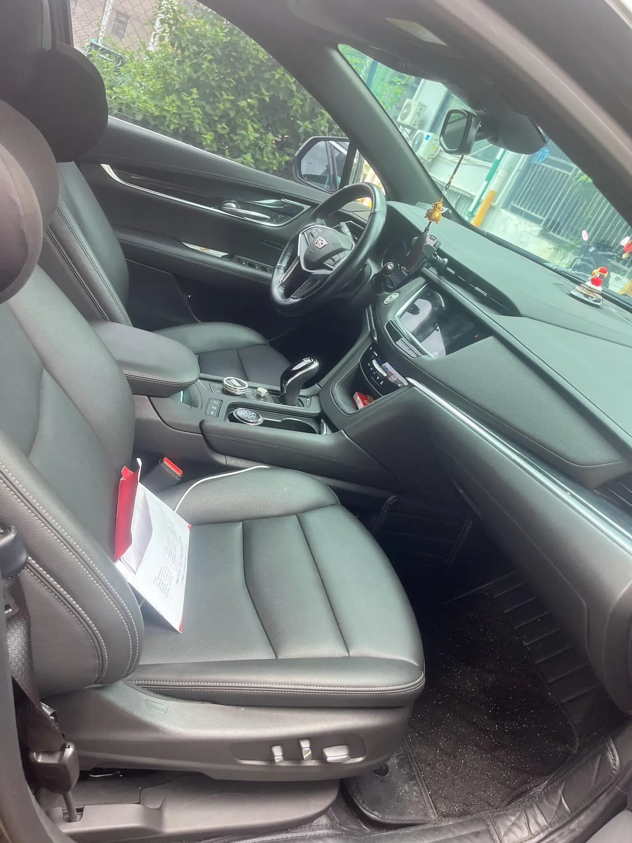 Cadillac 2023 XT5 48V 2.0T Two-Drive Fashion Automatic Gear 4