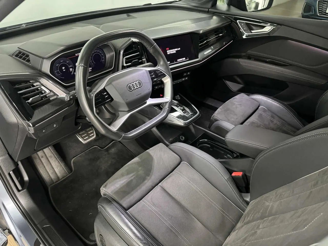Audi 2022 Q4 e-tron 40 Creation Edition Automatic Gear 8
