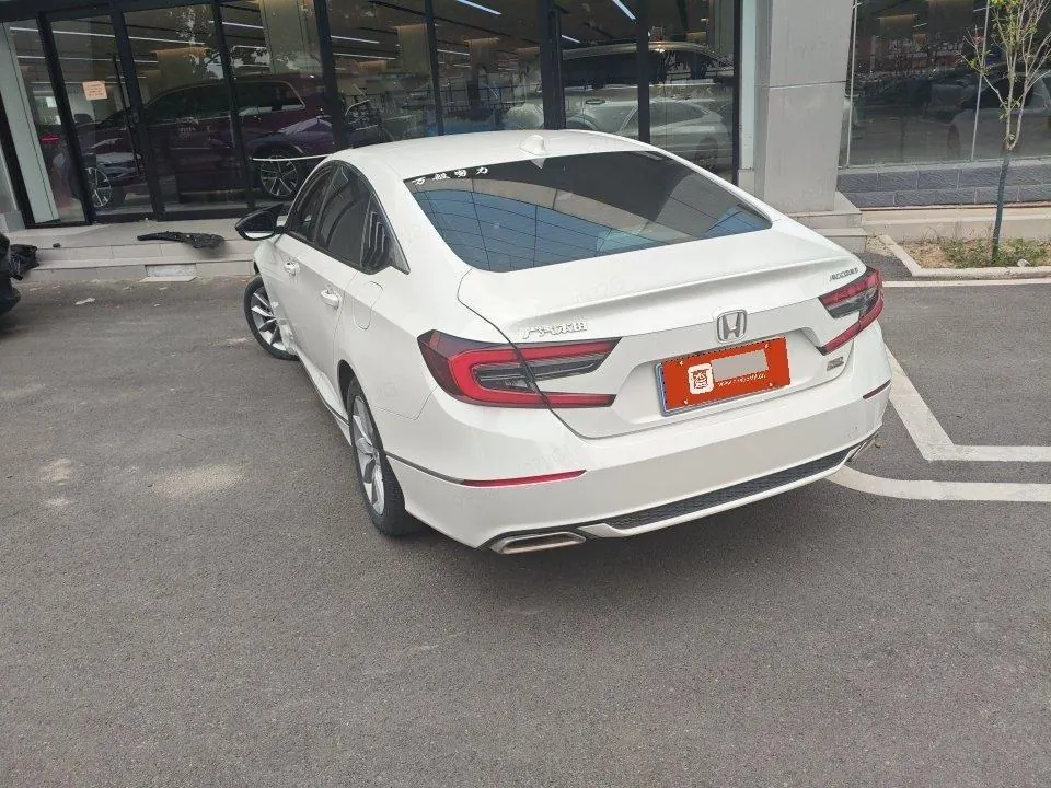Honda 2022 10th Generation Accord 1.5T Stepless 260TURBO Deluxe Automatic Gear 4