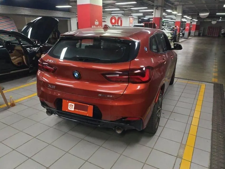 BMW 2022 X2 sDrive25i 2.0T Obsidian Night Edition Automatic Gear 3