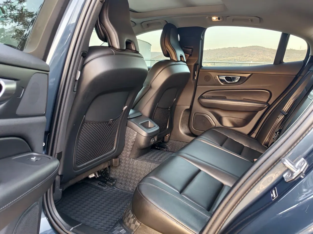 Volvo 2021 S60 2.0T T4 Zhiyi Deluxe Edition Automatic Gear 6