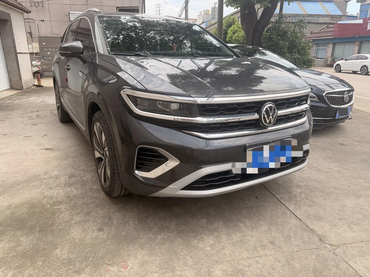 Volkswagen 2023 models of 2.0TSI 380TSI four-wheel drive luxury version of Pro automatic gear 3