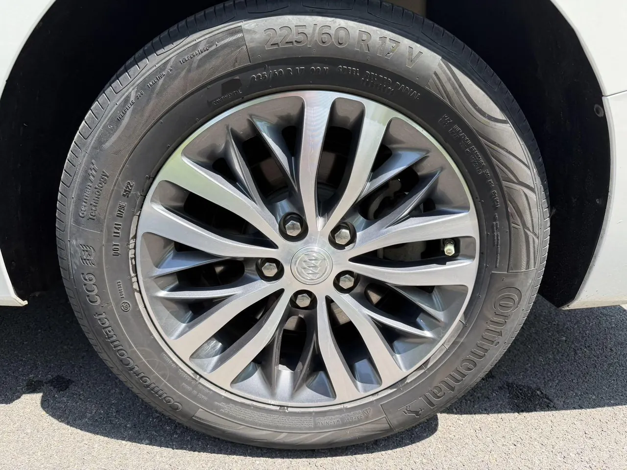 Buick 2023 GL8 ES Lu Zun 48V 2.0T 653T Comfortable Automatic Gear 9