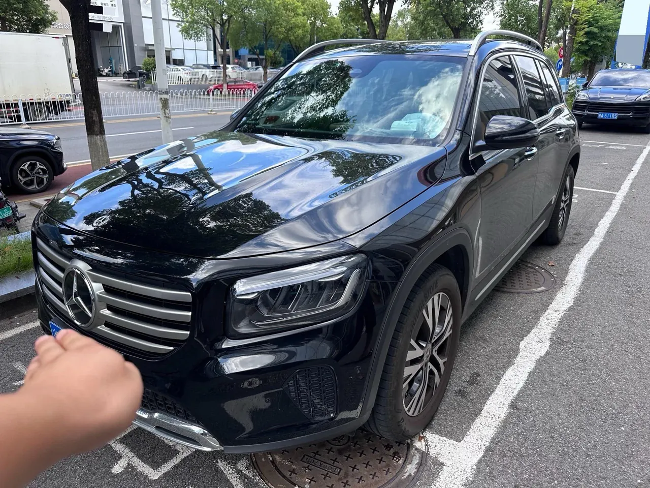 Mercedes Benz 2024 GLB 220 48V 2.0T Dynamic (Modified) Automatic Gear - View 1