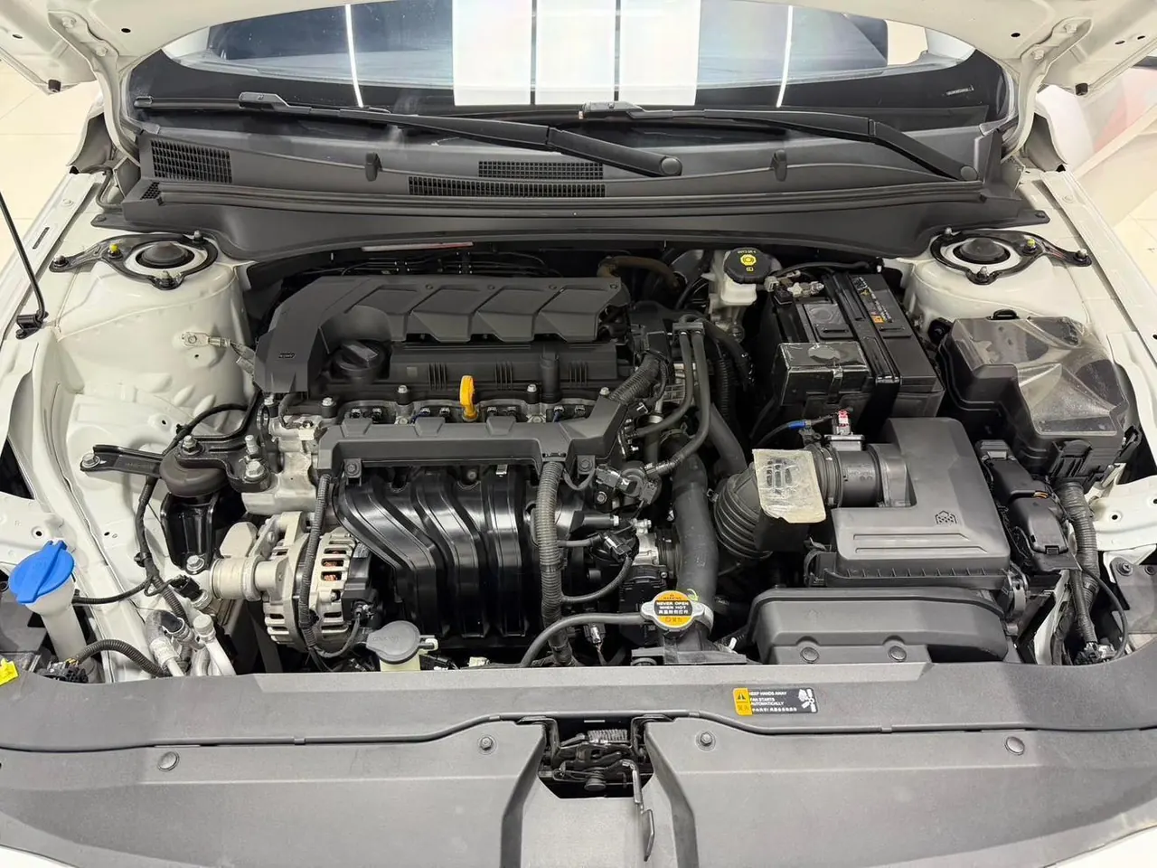 Hyundai 2023 Elantra -3-compartment 1.5 stepless LUX premium automatic gear 15
