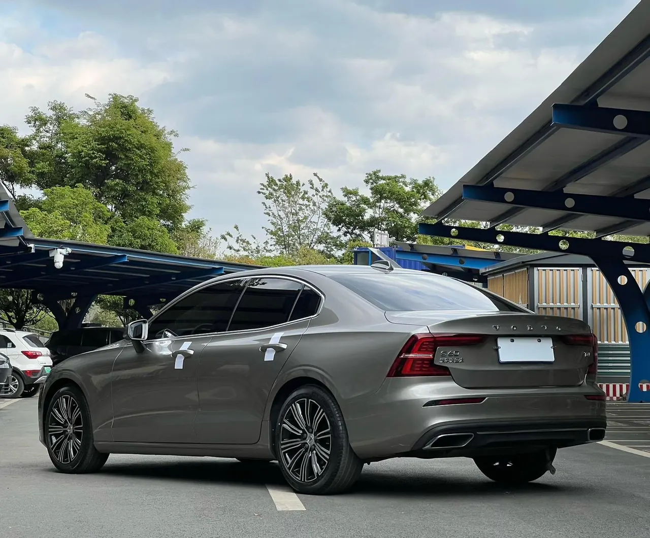 Volvo 2021 S60 2.0T T4 Zhiyuan Deluxe Edition Automatic Gear 3
