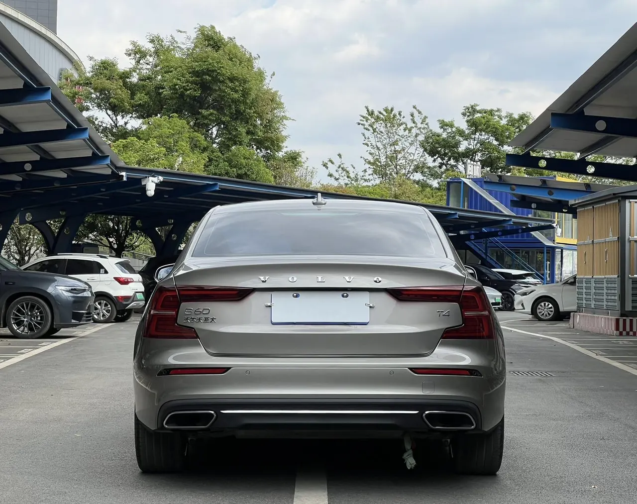 Volvo 2021 S60 2.0T T4 Zhiyuan Deluxe Edition Automatic Gear 9