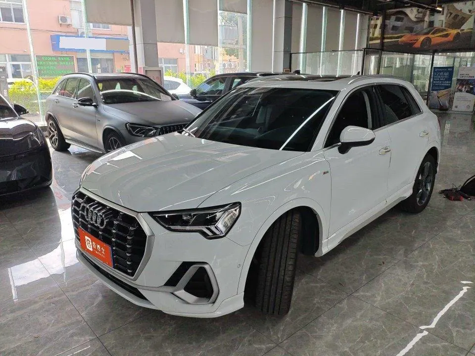 Audi 2022 Q3 1.4TFSI 35TFSI Fashion Elegant Automatic Gear - View 1