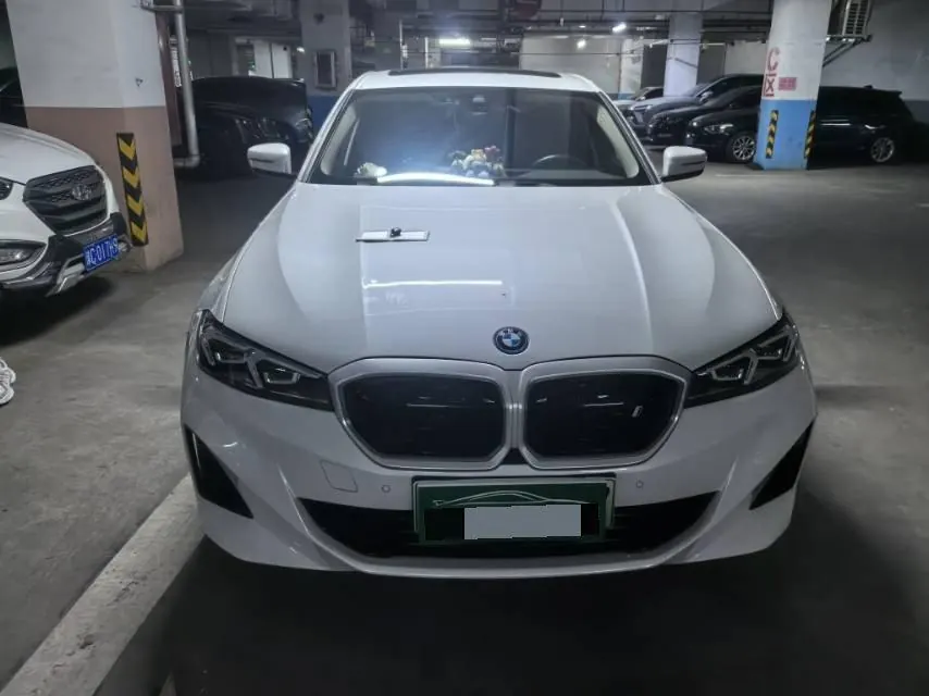 BMW 2022 i3 eDrive 35L automatic gear 6