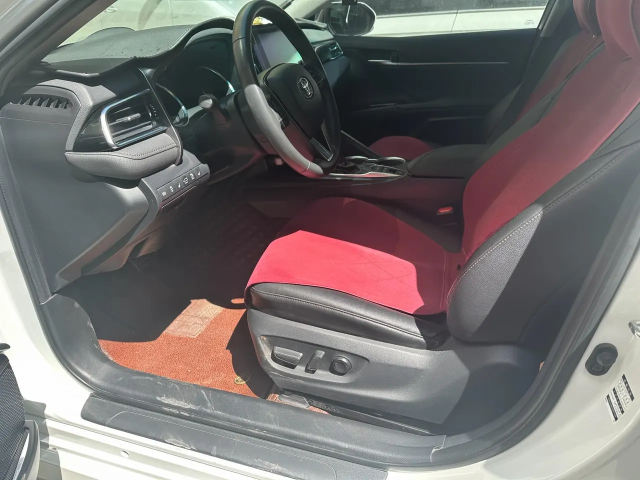 Toyota 2021 Camry Dual Engine 2.5HGVP Stepless Leading Edition Automatic Gear 3