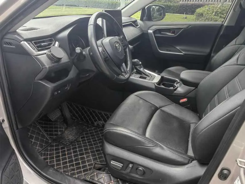 Toyota 2020 Weilanda Dual Engine 2.5 Stepless Two-Drive Premium Edition Automatic Gear 3
