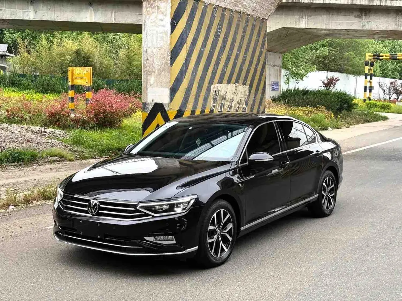 Open image lightbox: Volkswagen 2020 Magotan 2.0TSI 330TSI Leading Automatic