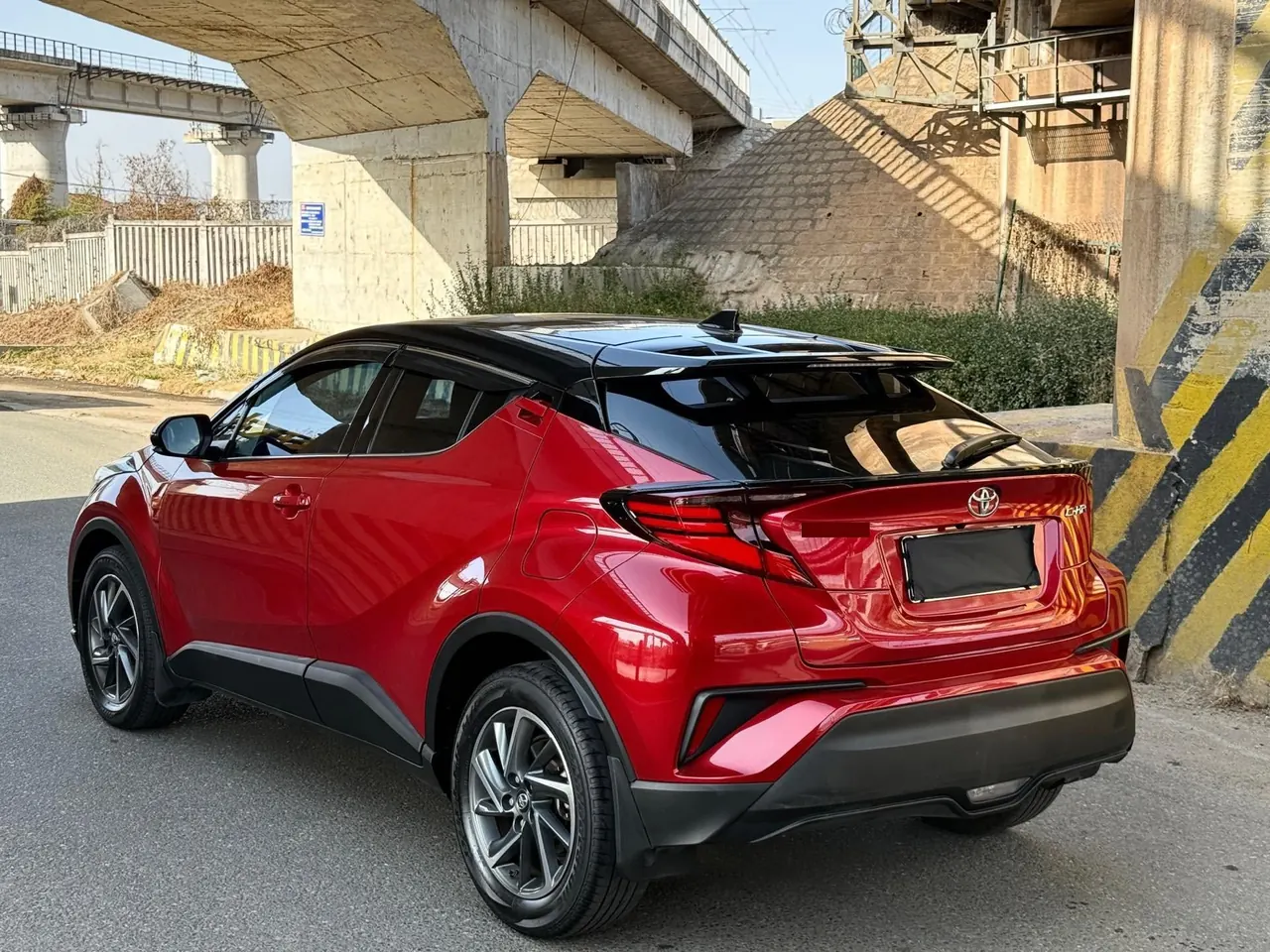 Toyota 2021 C- HR 2.0 Stepless Deluxe Edition Automatic Gear 4