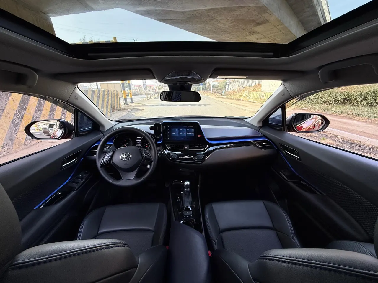 Toyota 2021 C- HR 2.0 Stepless Deluxe Edition Automatic Gear 8