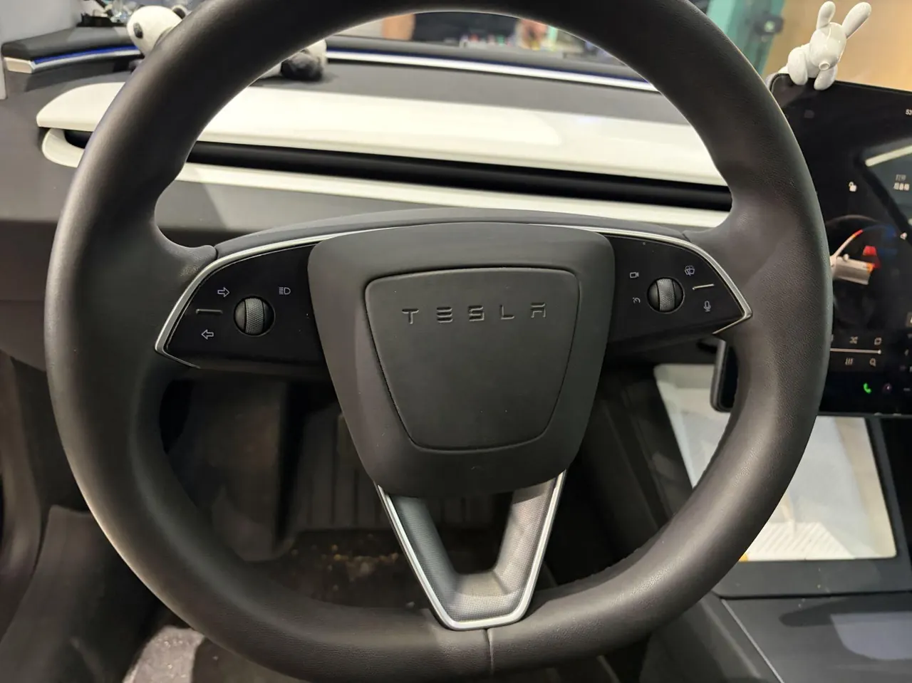 Tesla 2023 Model 3 Rejuvenation Edition Rear Wheel Drive Automatic Transmission 4