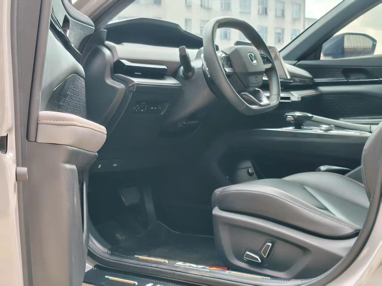 ChangAn 2022 UNI-V 1.5T honorable automatic gear 6