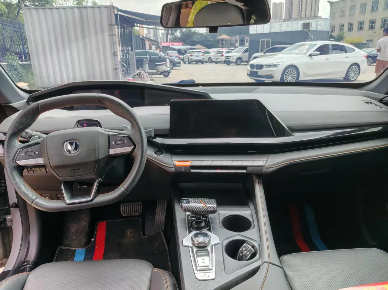 ChangAn 2022 UNI-V 1.5T honorable automatic gear 8