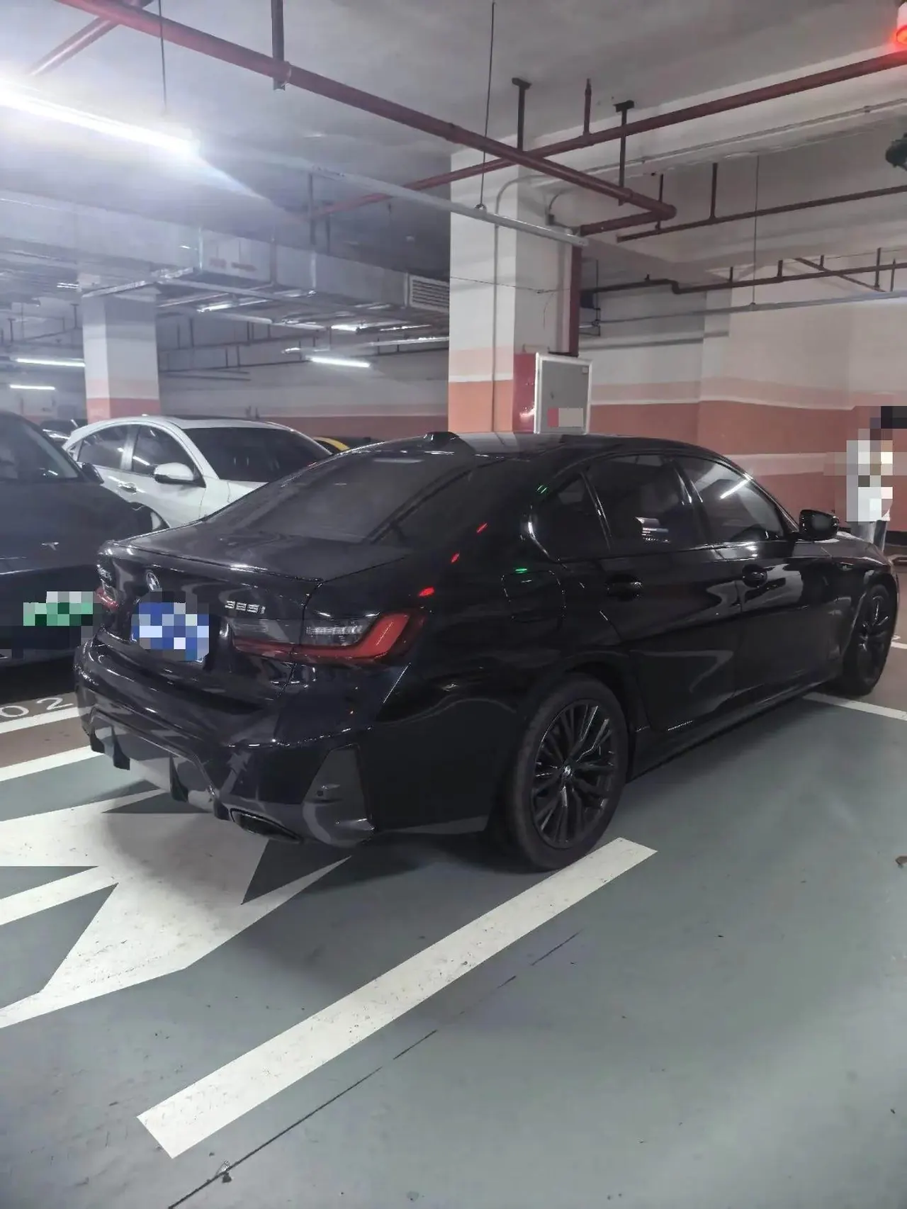 BMW 3 Series 2024 325i 2.0T M Sports Obsidian Night Suit Automatic Gear 2