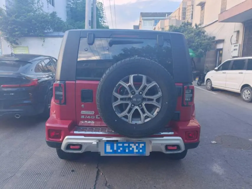 Beijing 2023 BJ40 2.0T 4-wheel drive city hunter version chivalrous automatic gear 3