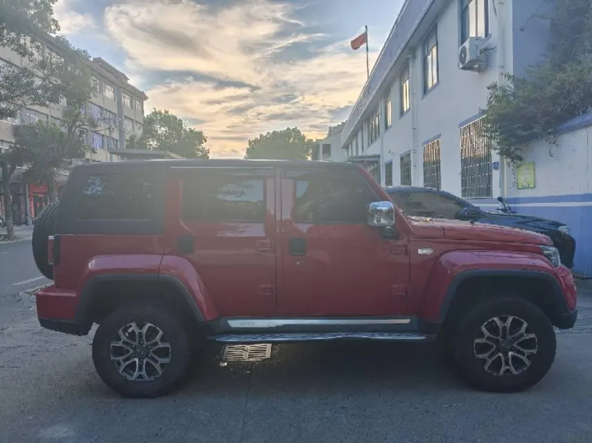Beijing 2023 BJ40 2.0T 4-wheel drive city hunter version chivalrous automatic gear 4