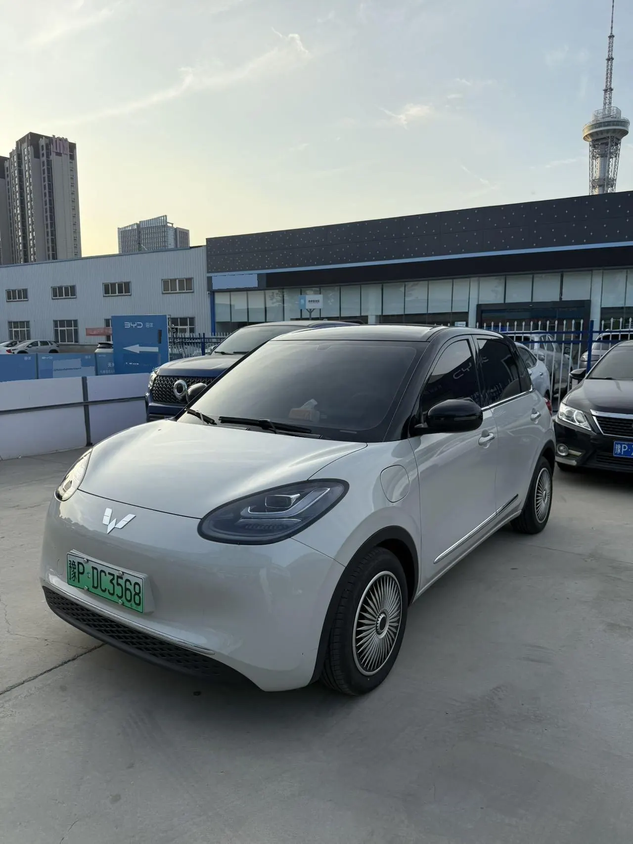 Open image lightbox: WuLing 2024 Plantronics 333km Enjoy Automatic Gear