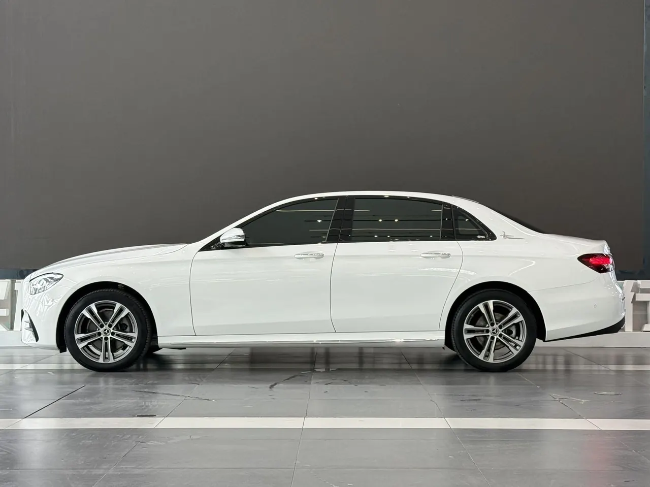 Mercedes Benz E Class 2021 E 260 L 2.0T Sports (Modified) Automatic Gear 3