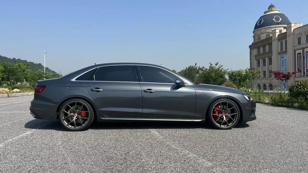 Audi 2020 A4L 2.0TFSI 40TFSI Fashion Dynamic Automatic 3