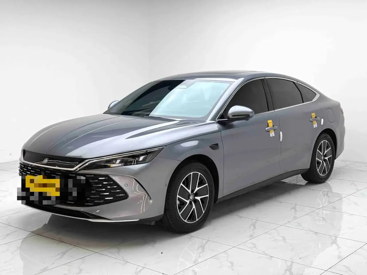 BYD 2025 Qin L DM-i 1.5 stepless smart driving version 120KM leading automatic gear - View 1