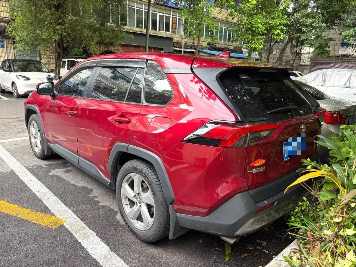 Toyota 2021 RAV4 Rongbo 2.0 Stepless Two-Drive Fashion PLUS Edition Automatic Gear 3