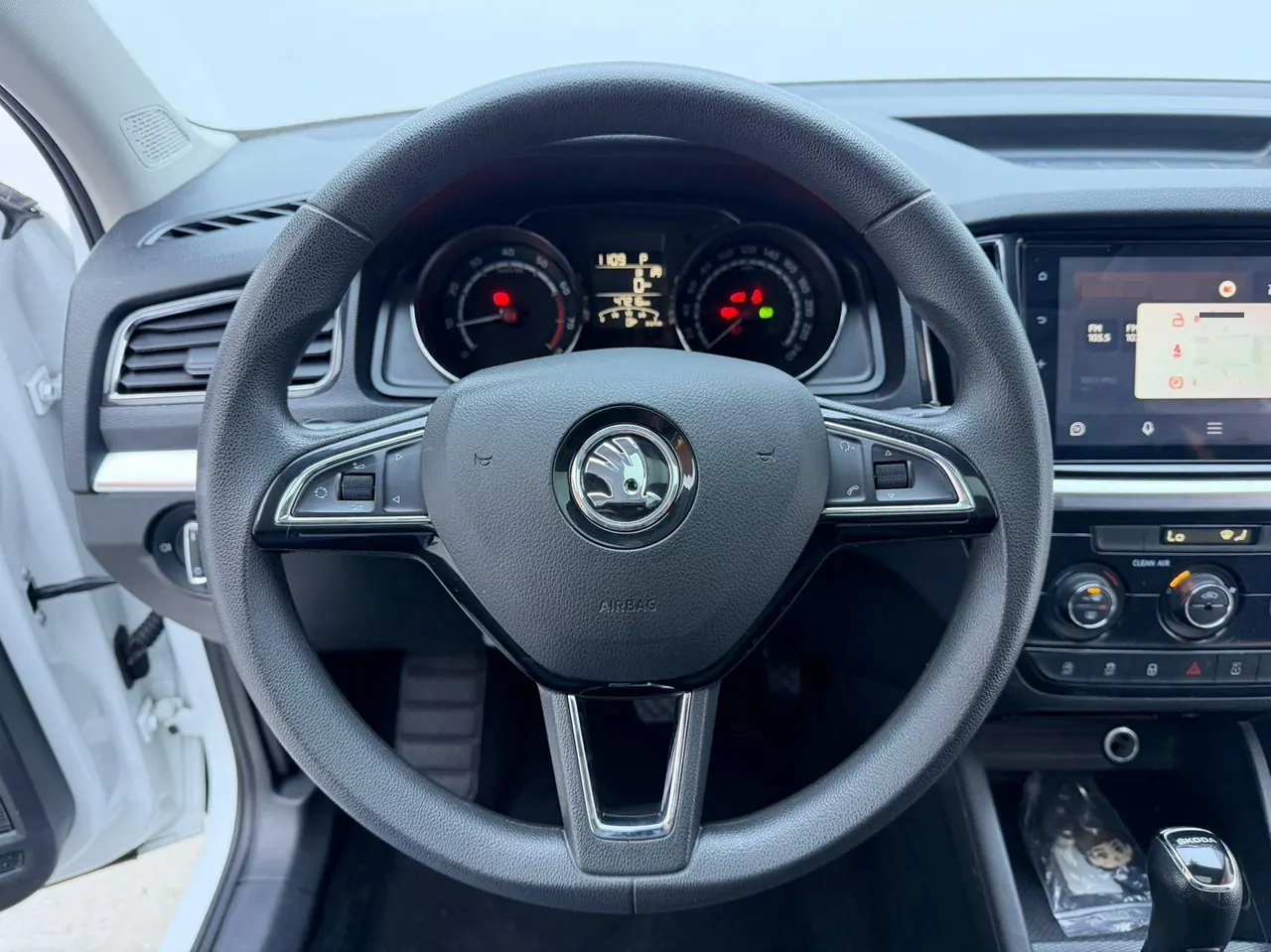 Skoda 2023 Komick 1.5 Comfortable Edition Automatic Gear 7
