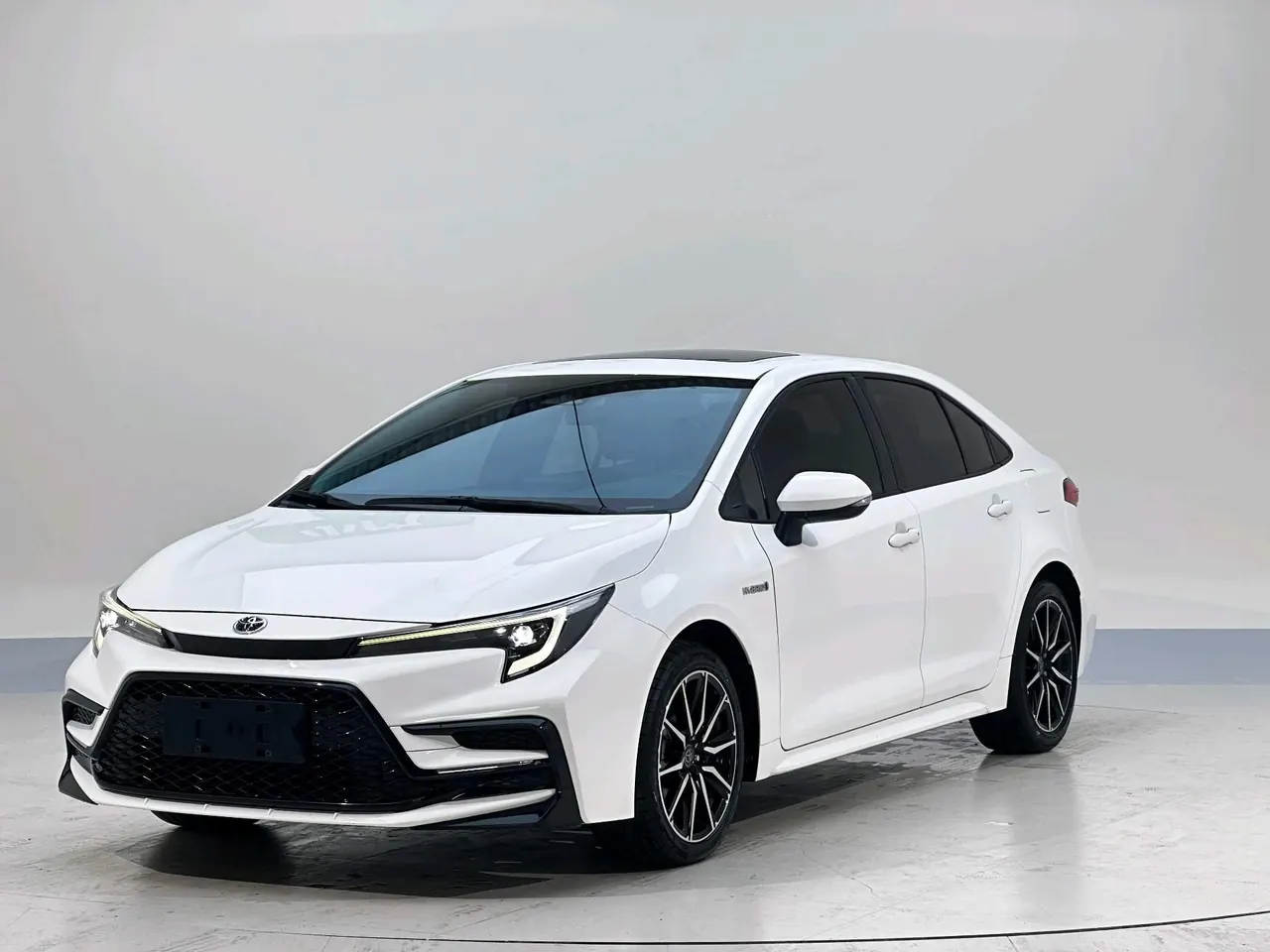 Toyota 2023 Lei Ling Shuangqing 1.8 Stepless Intelligent Electric Hybrid Sports Edition Automatic Gear - View 1