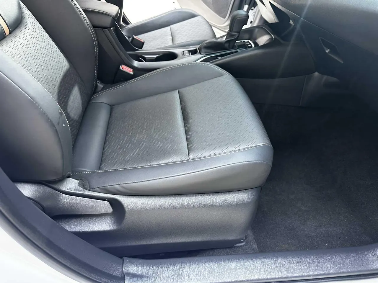 Toyota 2023 Lei Ling Shuangqing 1.8 Stepless Intelligent Electric Hybrid Sports Edition Automatic Gear 13