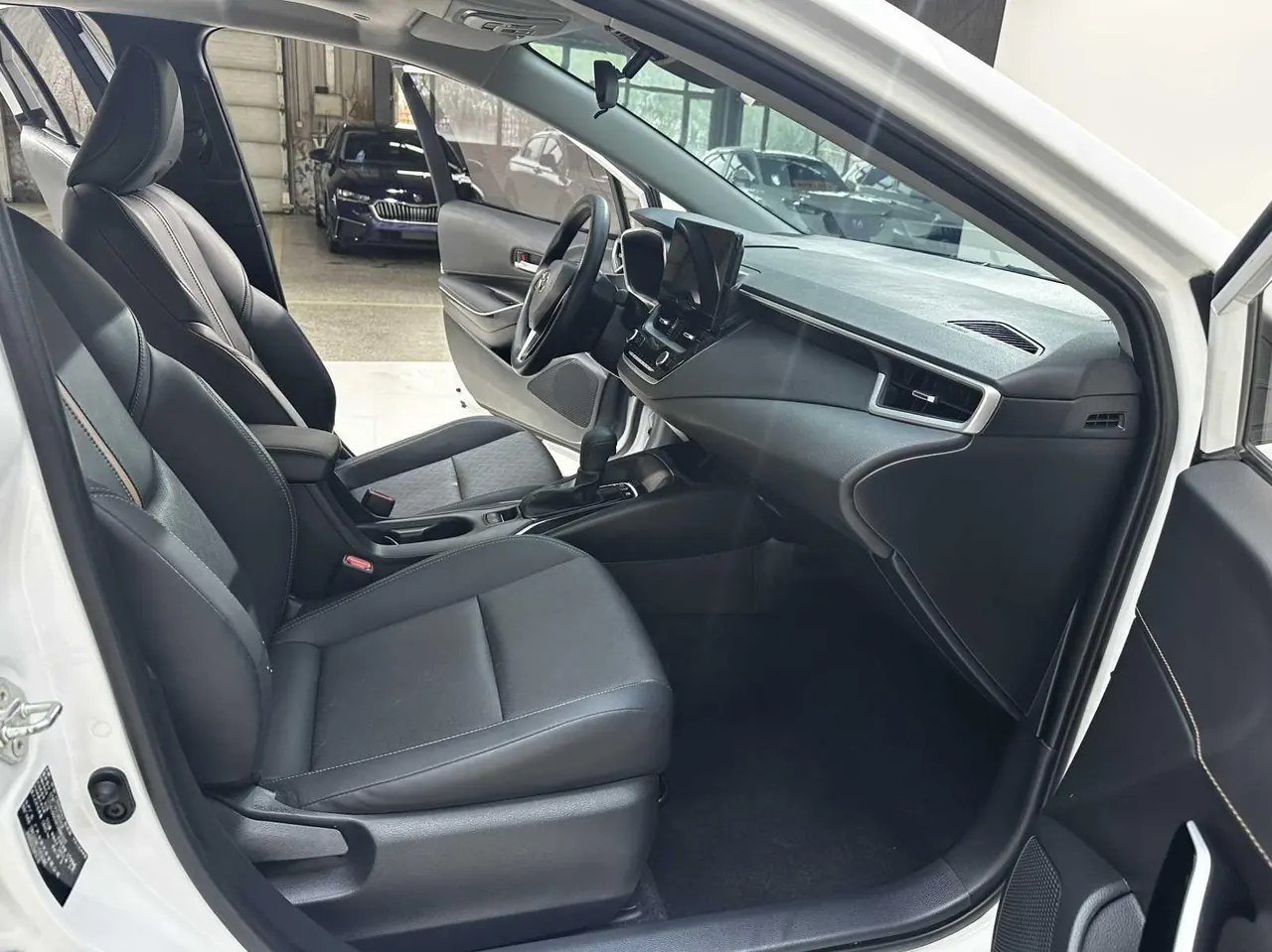 Toyota 2023 Lei Ling Shuangqing 1.8 Stepless Intelligent Electric Hybrid Sports Edition Automatic Gear 14