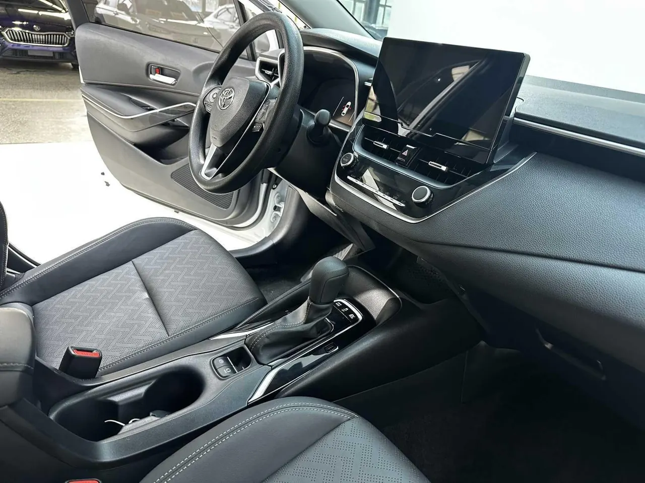 Toyota 2023 Lei Ling Shuangqing 1.8 Stepless Intelligent Electric Hybrid Sports Edition Automatic Gear 15
