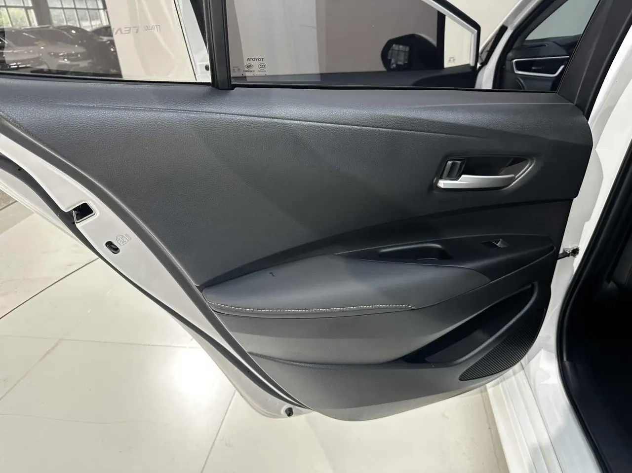 Toyota 2023 Lei Ling Shuangqing 1.8 Stepless Intelligent Electric Hybrid Sports Edition Automatic Gear 9