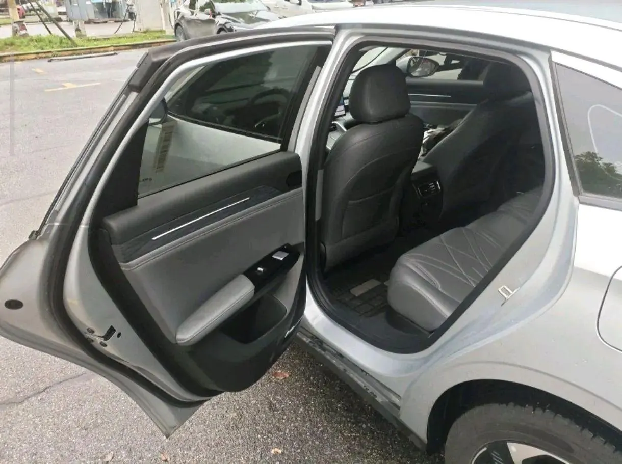 Geely Galaxy 2025 L6 EM-i 1.5 140km Starship Edition Automatic Gear 4