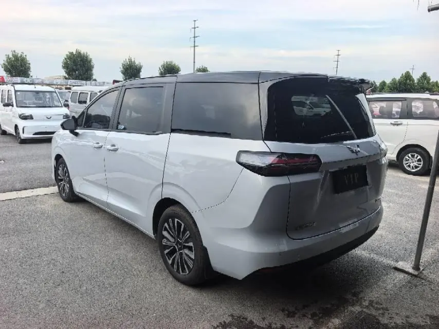 WuLing 2026 starlight 730 1.5T stepless exclusive automatic gear 8