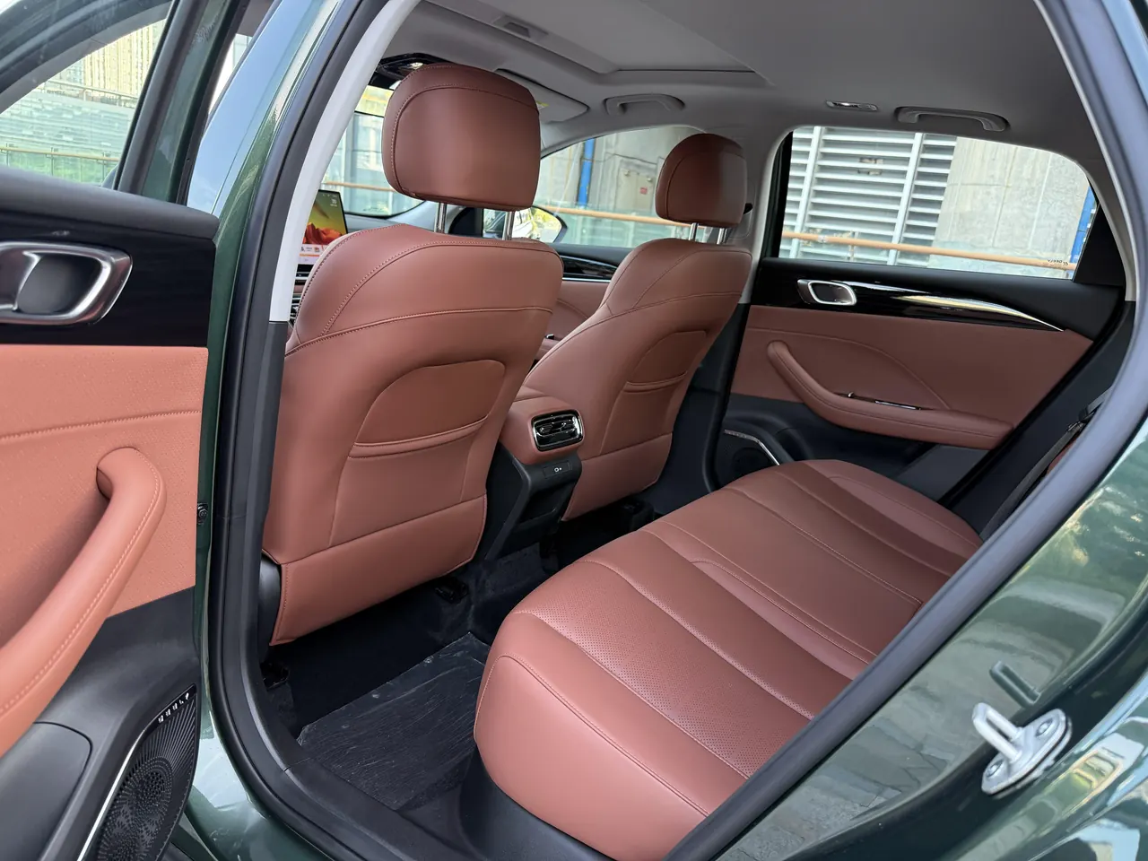 Geely 2026 Emgrand – Sedan 1.5T Flagship Automatic 8