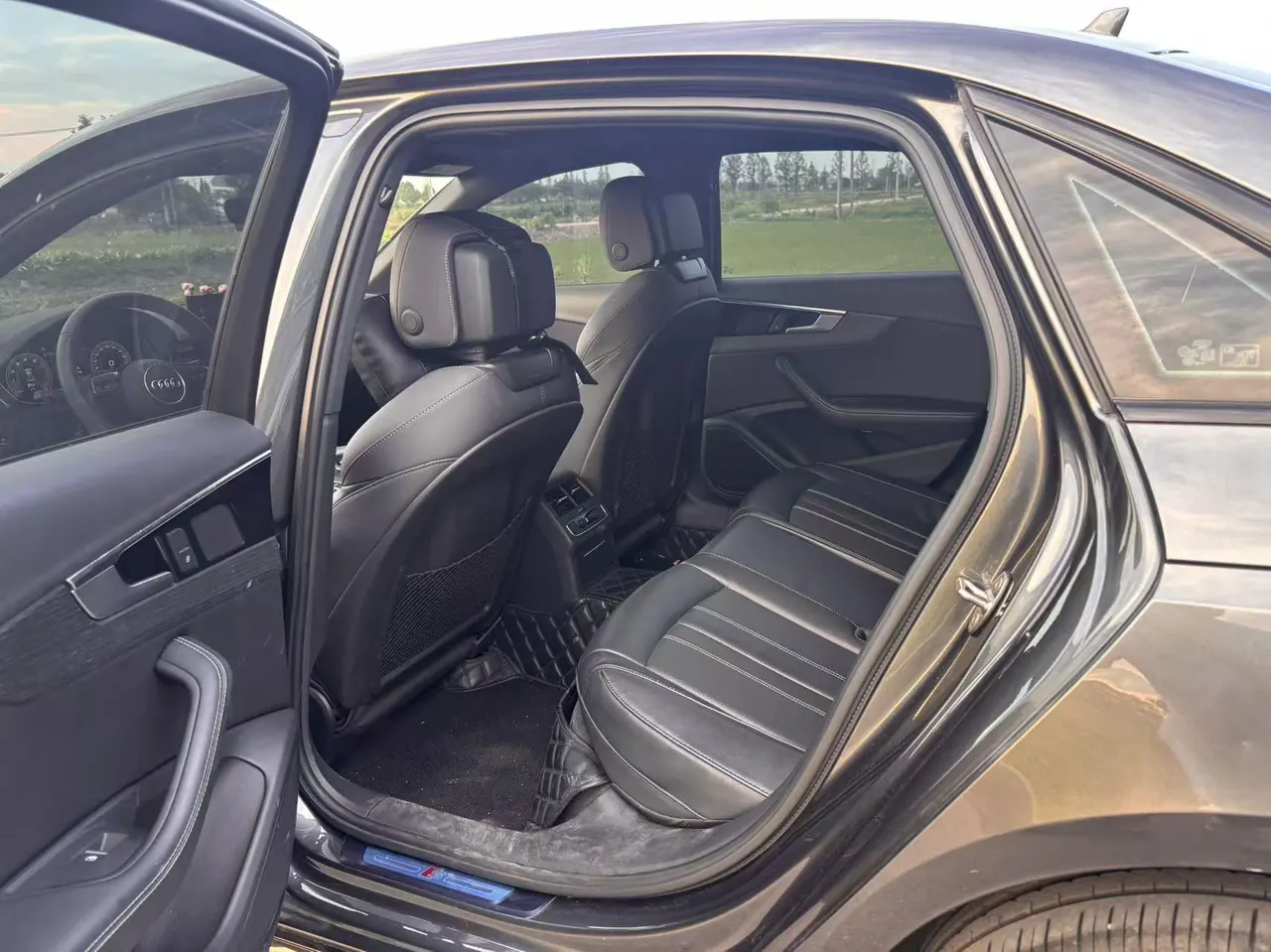 Audi 2023 A4L 2.0TFSI 40TFSI Deluxe Dynamic Automatic 6