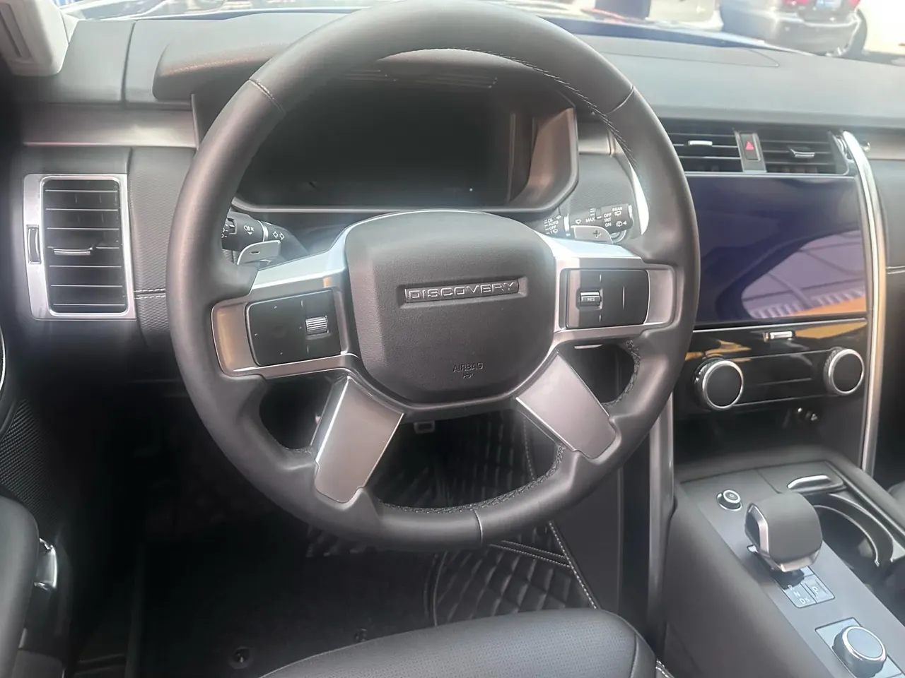 Land Rover found (imported) 2024 found 5 48V 3.0T 360PS S automatic gear 4