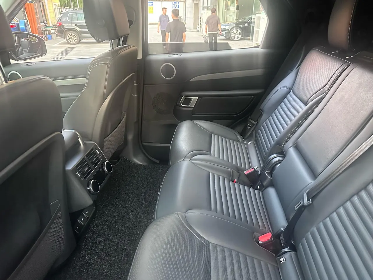 Land Rover found (imported) 2024 found 5 48V 3.0T 360PS S automatic gear 6