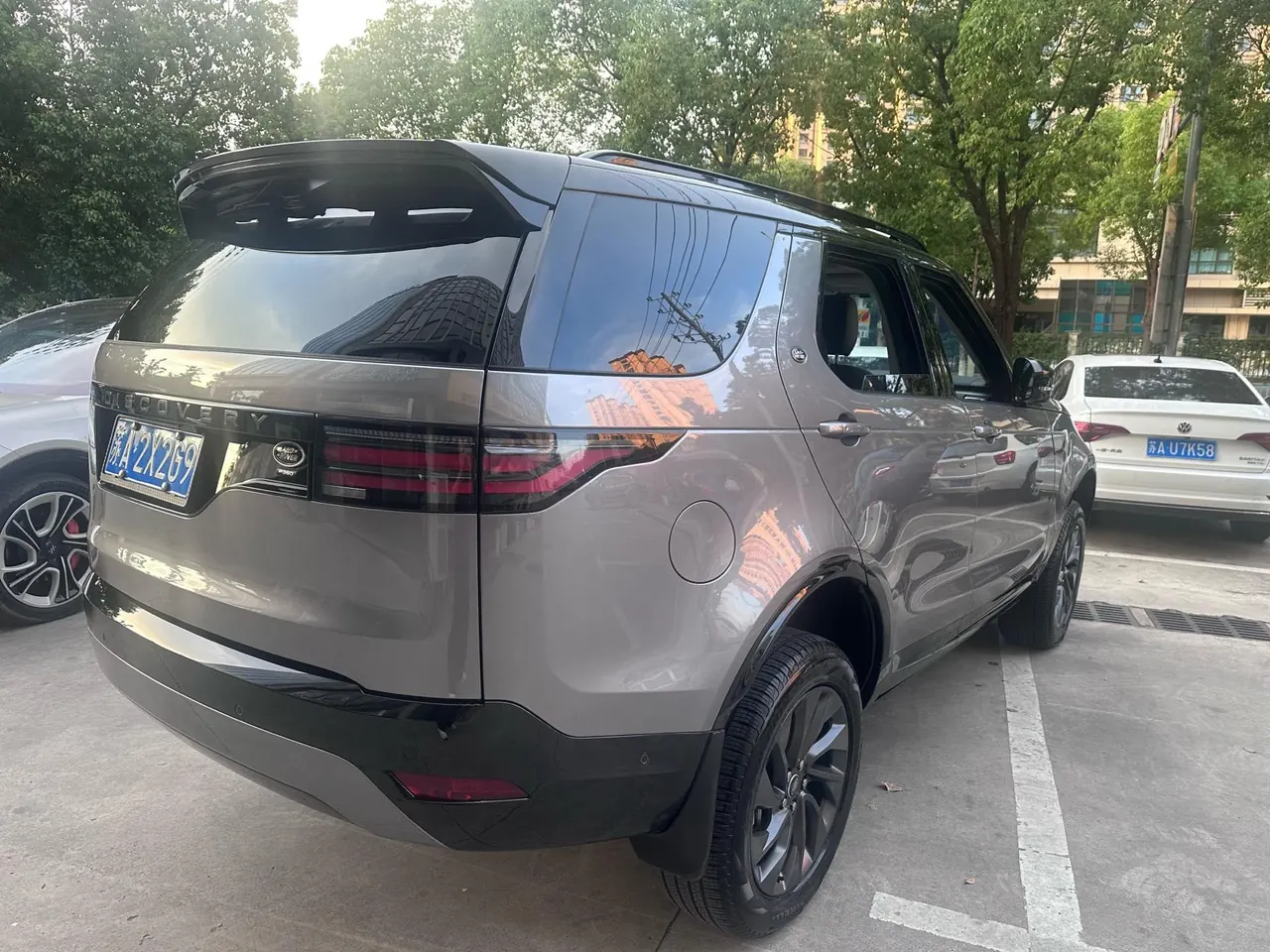 Land Rover found (imported) 2024 found 5 48V 3.0T 360PS S automatic gear 7